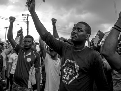 Segundo Muthien (2021), a persistência de ressentimentos históricos relacionados à marginalização política e econômica das populações da Zambézia tem contribuído para um ambiente propício à contestação. A autora destaca que “as comunidades locais, especialmente aquelas que tradicionalmente apoiam a RENAMO, sentem-se excluídas dos processos decisórios e sub-representadas nos espaços institucionais”