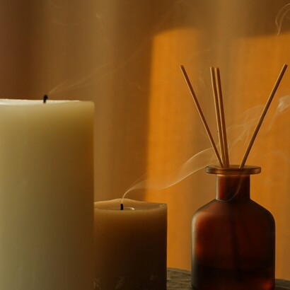 Solo recuperando la negatività — il limite, la pausa, il silenzio — è possibile restituire profondità all’esperienza umana