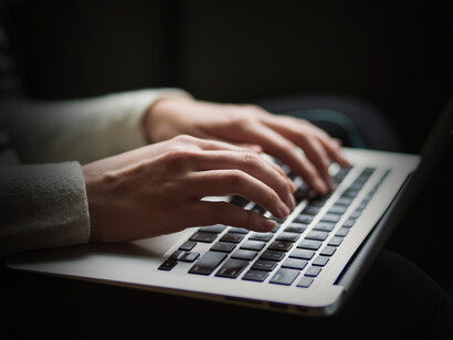 El uso de la escritura pretendidamente inclusiva no le agrega nada, y le quita mucho