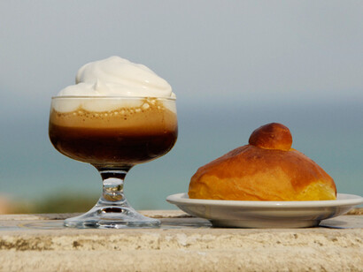Caffè, panna e focaccia