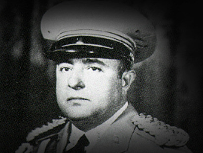 Anastasio Somoza García fue un político, conocido por el nombre familiar Tacho, fue dictador de Nicaragua de 1937 a 1947 y una segunda ocasión de 1950 a 1956