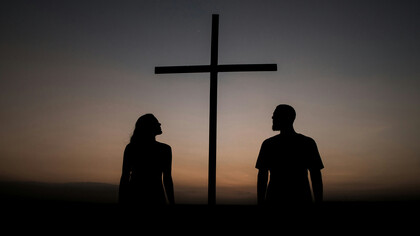 La vida académica y la búsqueda de conocimiento pueden ir de la mano con el crecimiento espiritual, aunque no siempre implican una vida de piedad activa