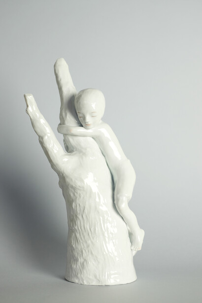 Carolina Raquel Antich, A salvo (detail), 2014, Porcelain (unique), 15 1/3 x 8 x 5 ½ inches (39 x 20 x 14 cm), Courtesy LYNCH THAM, New York