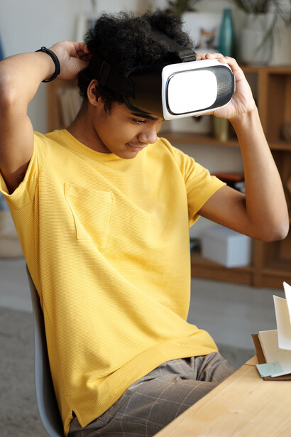 O acesso às novas tecnologias é tema de discussão social para viabilizar o acesso de todos às produções culturais no Brasil e no mundo