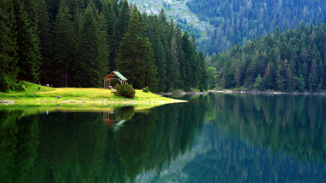 Lago no Parque Nacional de Durmitor
