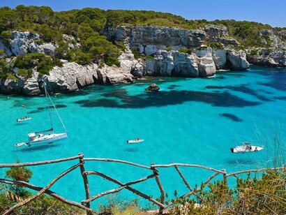 Aguas turquesas en Menorca