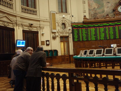 ¿Qué es el mercado secundario? Es donde se transan activos financieros ya emitidos y colocados en el mercado, es decir, instrumentos transados con anterioridad al menos una vez. Bolsa de Comercio, Santiago, Chile