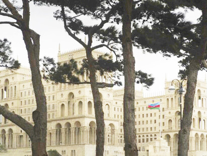 L’intento di Segre è quello di narrare storie di vita, di ricordarci la similitudine fra il Kazakhstan di oggi e l’Italia del “miracolo” degli anni ’60