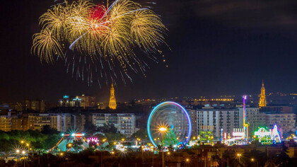 Sevilla. Los fuegos artificiales que cada año ponen fin a la Feria de Abril