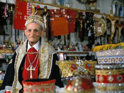 Palmerino Sorgente (1920–2005), Palmerino in his workshop on Notre-Dame Street Montreal, Canada, 1999. Collection Société des arts indisciplinés, Montreal Photo by Marie-Christine Cyr and Georges Aubin Jr. © Société des arts indisciplinés 