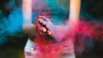Colori. La connessione tra luce e colore secondo le teorie di Newton e Goethe, e il loro impatto sulla nostra percezione e benessere
