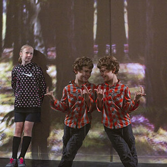 Observer. L'expo qui déroute! Courtesy of Musée de la civilisation