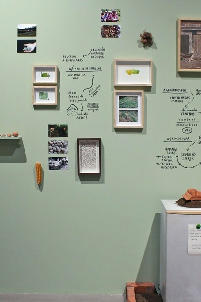 "Tierra maestra", instalación, Mariela Richmond