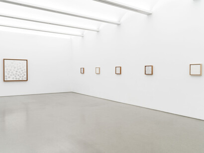 Gabriel de la Mora, Repeated original, exhibition view. Courtesy of Galleries Perrotin