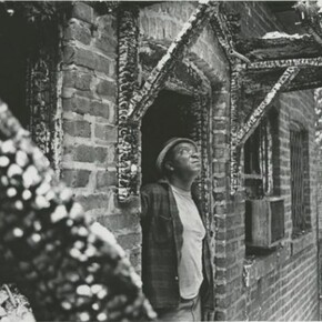 John H. White (*1945), “Homeless Families After Fire”, July 21, 1971, silver gelatin print on glossy fibre paper, printed by July 21, 1971, 22,2 x 33,4 cm, © John H. White
Courtesy: Galerie Daniel Blau, Munich/London