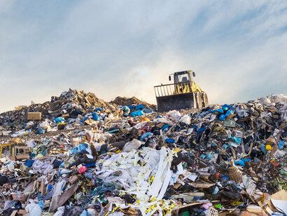 Cualquiera que sea la forma de periodización de la historia no podríamos dejar de observar desde sus orígenes la presencia y el impacto específico del hombre sobre la tierra