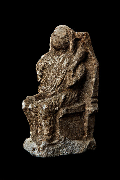 Abbondanza assisa in trono, statuetta ritrovata a Valera, MANPr (foto Amoretti). 