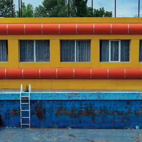 David Kutz, Retro #7366; Water Park, Chimgan, Uzbekistan; May 2014. Courtesy of Soho Photo Gallery