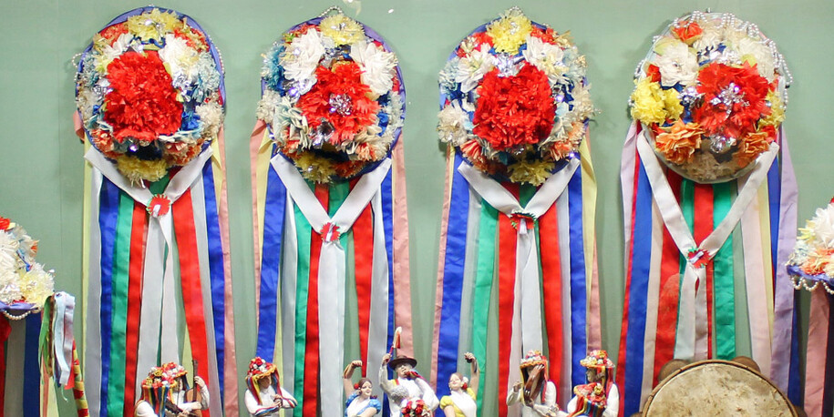 Fiestas y folclore, Exhibition view. Courtesy of Museo Unicaja de Artes y Costumbres Populares