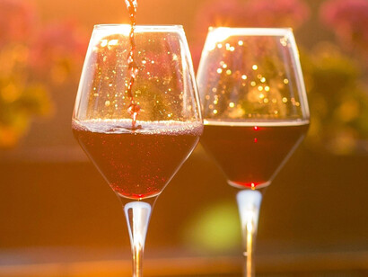 Disfrutar de una copa de vino