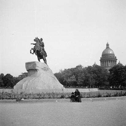Étienne-Maurice Falconet, El Jinete de Bronce (escultura ecuestre de Pedro I), San Petersburgo, Rusia. Fotografía de Annemarie Schwarzenbach