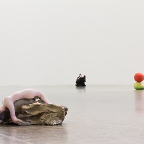 Urs Fischer, Exhibition view. Courtesy of Massimo De Carlo