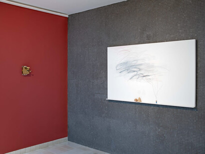 Liliana Porter, Otros cuentos inconclusos [Other unfinished tales], exhibition view. Courtesy of Luciana Brito Gallery