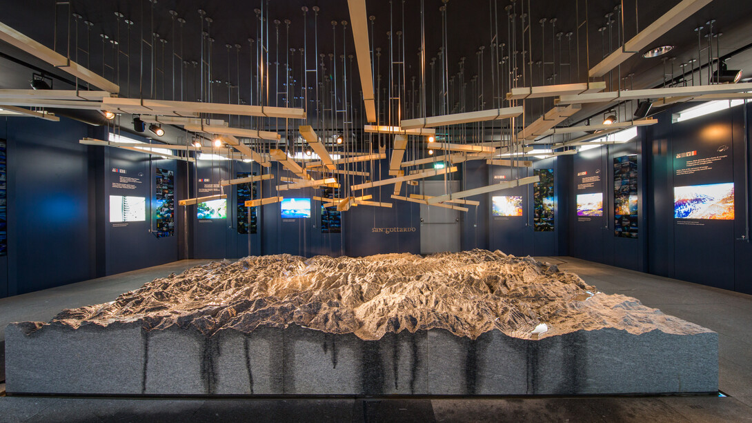 Ricostruzione del massiccio del San Gottardo - mostra "Acqua per l'Europa", © DFAE, Presenza Svizzera