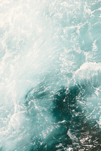 Il moto ondoso causato dal vento: amare è come respirare.  
Io me la ricordo  
la scoperta del mare 