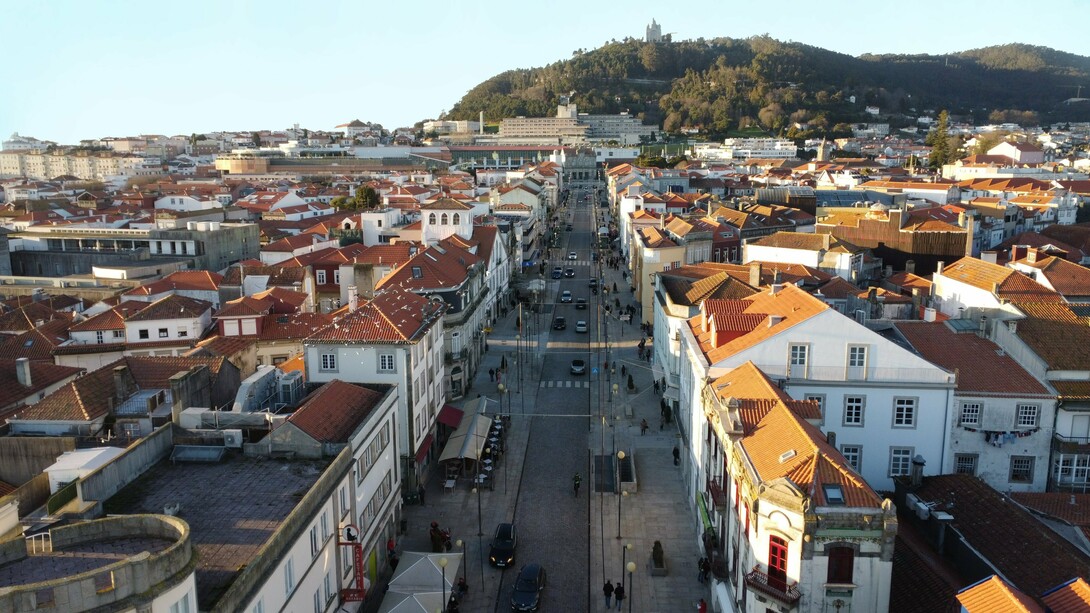 Vista aérea de Viana do Castelo, em Portugal. São exatamente 1214 os quilómetros a percorrer para conhecer a famosa raia, que não é nem mais nem menos, do que a zona fronteiriça entre Portugal e Espanha