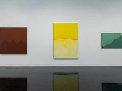 Huguette Caland, Bribes de corps, exhibition view. Courtesy of The Arts Club Of Chicago