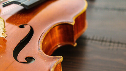 O primeiro movimento do concerto para violino de Ludwig van Beethoven é uma sinfonia em si mesma