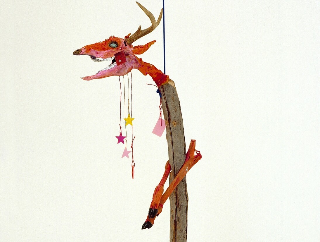 Jimmie Durham, A Dead Deer (detail), 1986, Courtesy collection M HKA