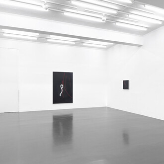Michael van Ofen, Ergänzung und verbesserung II, exhibition view. Courtesy of Sies + Höke Galerie