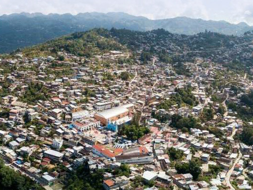 Le persone, all’incrociarci, non ci sorridevano con lo stesso sguardo sereno e aperto come in altre zone di Oaxaca