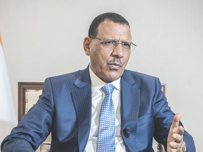 Mohamed Bazoum es un estadista y profesor de filosofía nigerino