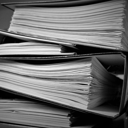 Documentos fiscais em pastas