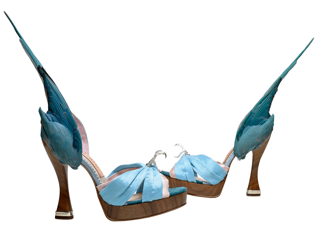 Caroline Groves (b.1959), ‘Parakeet’ shoes,
leather silk satin, solid silver talons and
heel tips, with feathers, England, 2014,
Photography by Dan Lowe