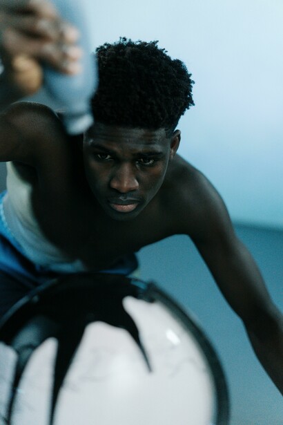 Globo. L'importanza di riconoscere e rispettare la diversità culturale senza cadere in gerarchie imposte: una prospettiva critica sull'occidentalismo contemporaneo