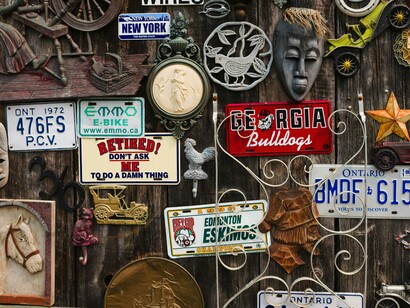 A través de las mudanzas y los cambios de vida, las colecciones personales actúan como puentes con el pasado