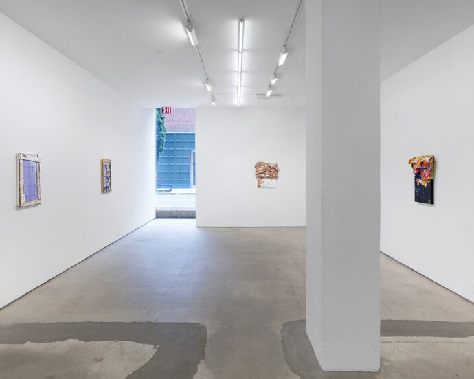 Leslie Wayne, Exhibition view. Courtesy of Jack Shainman Gallery