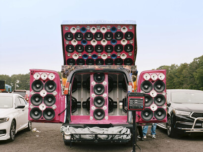 Josefina Santos, Dominican soundsystems 1 (detalle), 2021. Cortesía de MCA Chicago