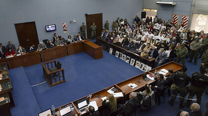 La première audience du 12e procès oral pour crimes contre l'humanité a lieu à Tucumán, Argentine, 5 mai 2016. Photo par Paloma Cortes Ayusa