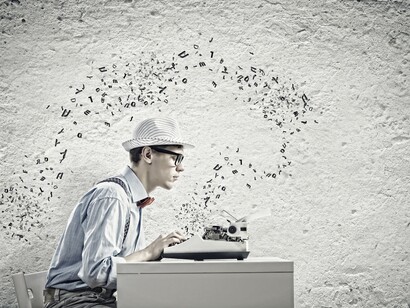 El escritor dando rienda suelta a sus ideas