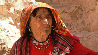 Femme amazigh. De nombreux textes anciens de l’antiquité, grecs, phéniciens et  romains attestent de l’existence du peuple berbère comme premier occupant de l'Afrique du nord