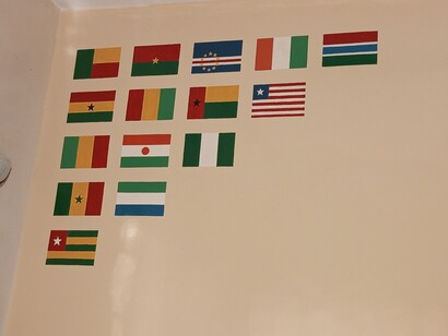 Drapeaux des pays membres de la CEDEAO (Bénin, Burkina Faso, Cap-Vert, Côte d'Ivoire, Libéria, Ghana, Gambie, Guinée, Guinée-Bissau, Nigeria, Sénégal, Sierra Leone, Togo)
