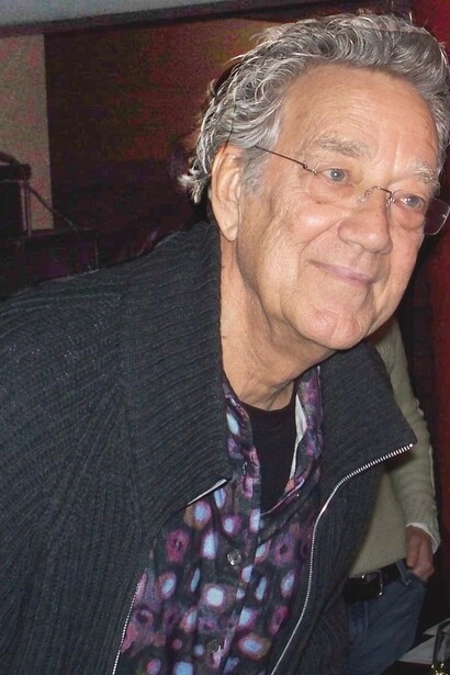 Ray Manzarek nel 2007. Il "cervello musicale" che traduceva le visioni poetiche di Morrison in musica per i The Doors