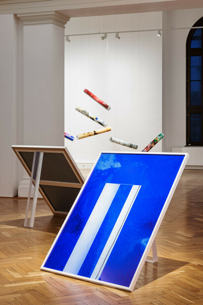 Wait a minute, exhibition view. Courtesy of OÖ Landes-Kultur GmbH