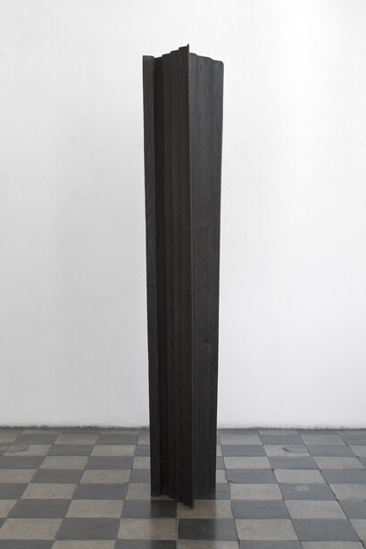 Nunzio
Untitled, 2013.
Combustion on wood,
212 x 46 x 47 cm.
Courtesy Mazzoleni, London – Torino

