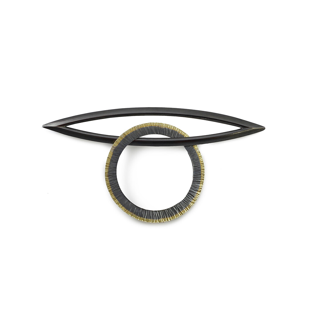 Dorothy Hogg, Brooch, Spirit Level Series, 1993, oxidised silver and gold, 9 x 4.7 cm, © Stacey Bentley
